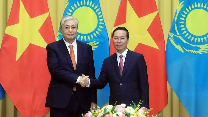 Президент Во Ван Тхыонг и Президент Касым-Жомарт Токаев. Фото: ВИА