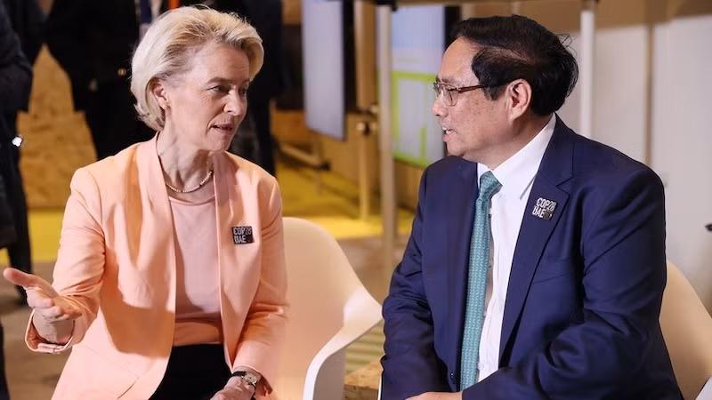 Премьер-министр Фам Минь Тьинь и Председатель Европейской комиссии Урсула фон дер Ляйен. Фото: ВИА