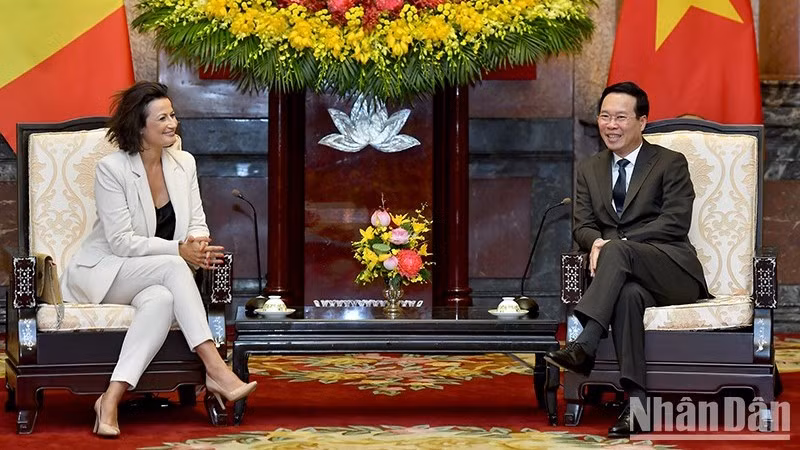 Президент Во Ван Тхыонг и Председатель Сената Бельгии Стефани Д'Оз.