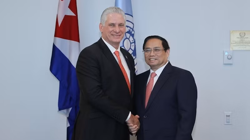 Премьер-министр Фам Минь Тьинь и Первый секретарь ЦК Коммунистической партии Кубы, Президент Кубы Мигель Диас-Канель. Фото: VGP