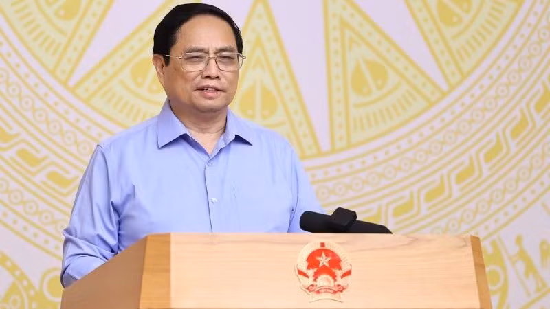 Премьер-министр Фам Минь Тьинь выступает на заседании. Фото: Чан Хай