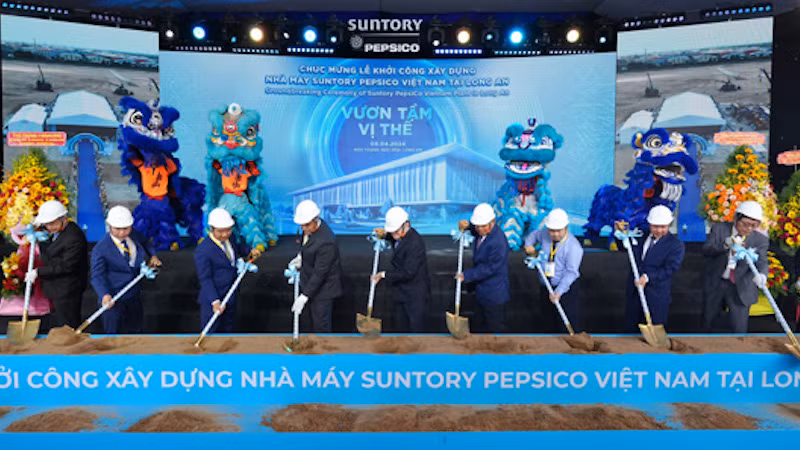 Церемония закладки фундамента завода. Фото: longan.gov.vn