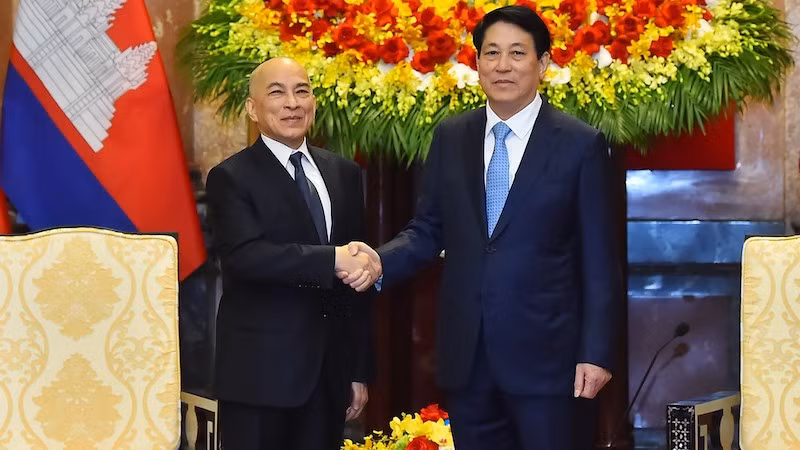 Президент Лыонг Кыонг и король Камбоджи Нородом Сихамони.