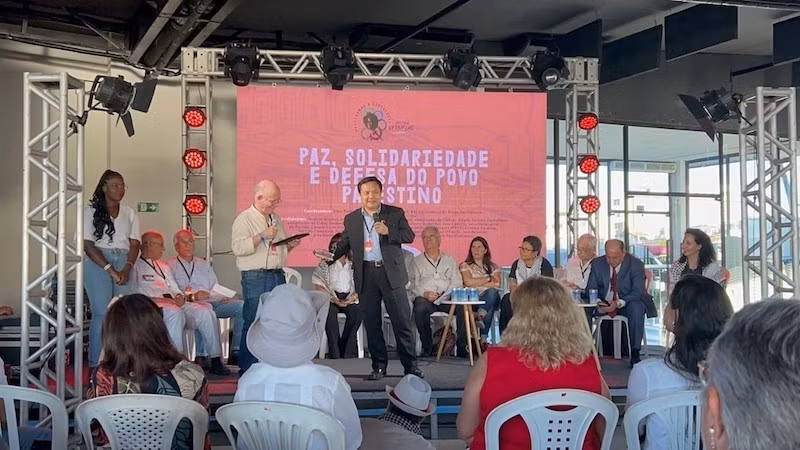 Посол Буй Ван Нги выступает на форуме «Мир, солидарность и защита палестинского народа». Фото: ВИА