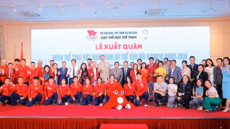 Члены вьетнамской спортивной делегации и делегаты на церемонии. Фото: ВИА
