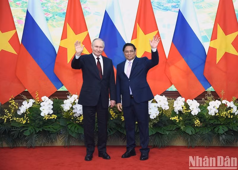 Премьер-министр Фам Минь Тьинь и Президент России Владимир Путин. 