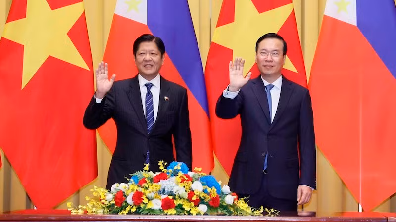 Президента Во Ван Тхыонг и Президент Филиппин Фердинанд Ромуальдес Маркос-младший. Фото: ВИА