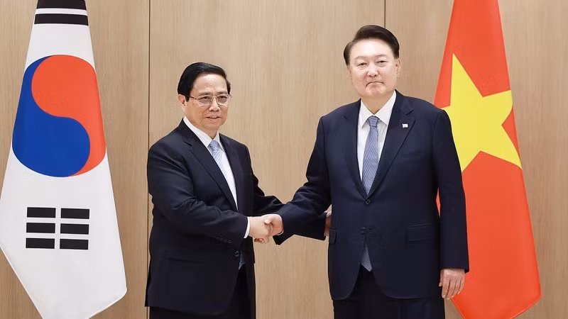 Премьер-министр Фам Минь Тьинь и Президент Республики Корея Юн Сок Ёль. Фото: ВИА