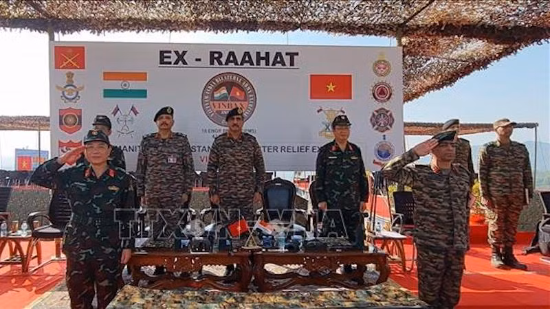 Командующие и высокопоставленные офицеры двух стран. Фото: ВИА