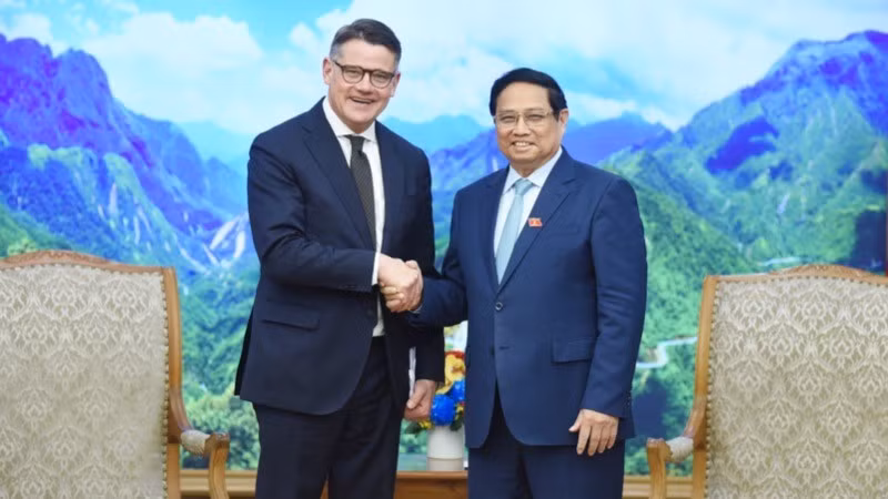 Премьер-министр Фам Минь Тьинь и Премьер-министр земли Гессен Борис Рейн. Фото: Чан Хай