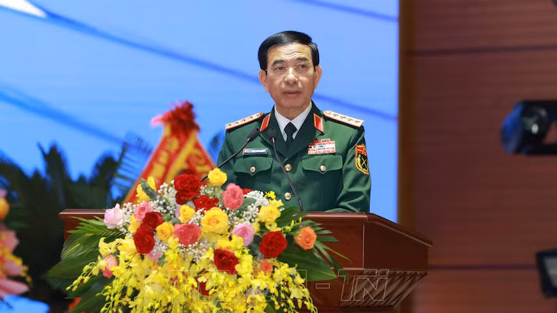 Министр обороны генерал армии Фан Ван Жанг выступает на церемонии. Фото: ВИА