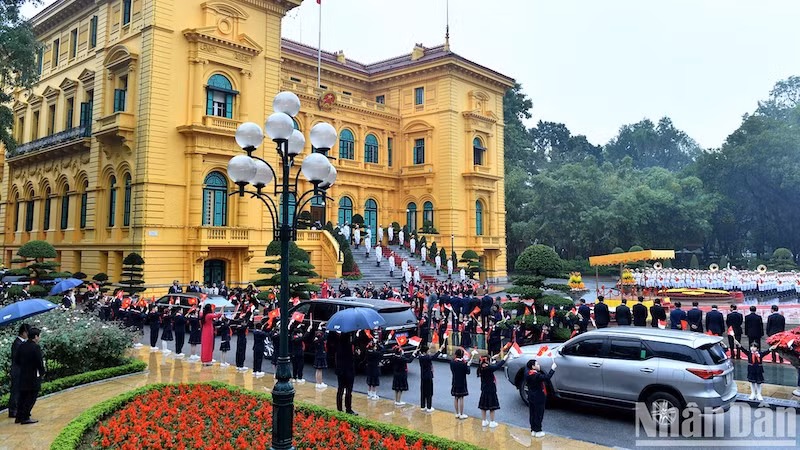 Общий вид церемонии. Фото: Данг Кхоа