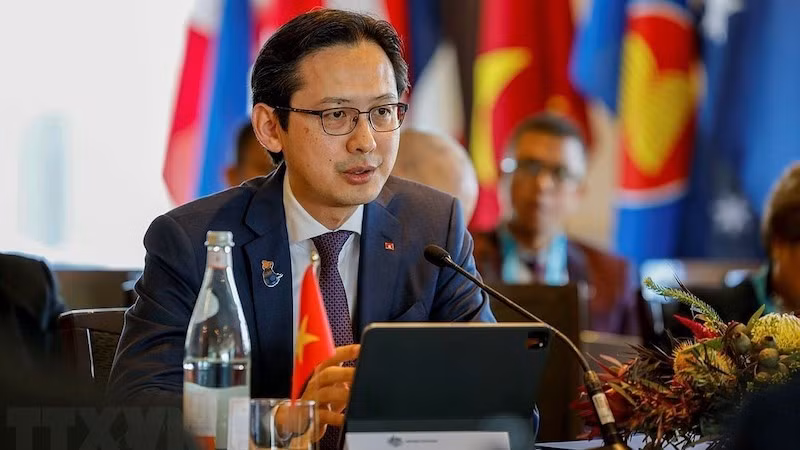 Замминистра иностранных дел Вьетнама До Хунг Вьет выступает на форуме. Фото: ВИА
