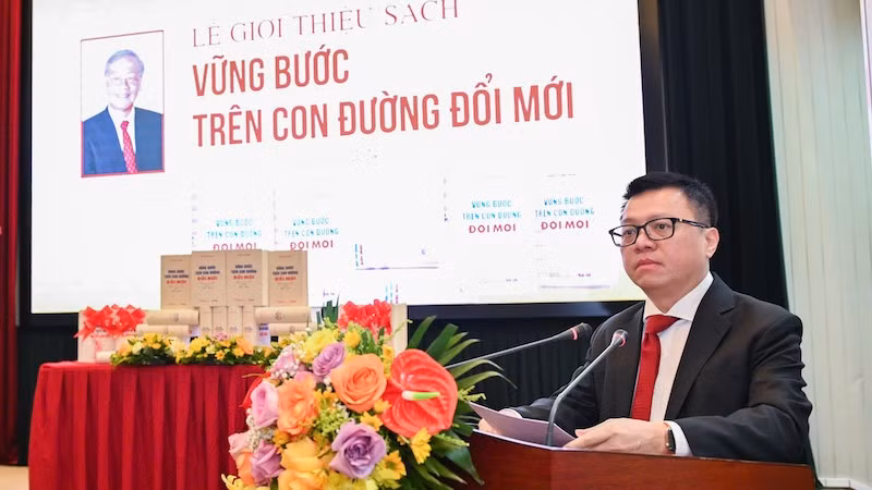 Товарищ Ле Куок Минь выступает на церемонии. Фото: Тхэ Дай Товарищ Ле Куок Минь выступает на церемонии. Фото: Тхэ Дай