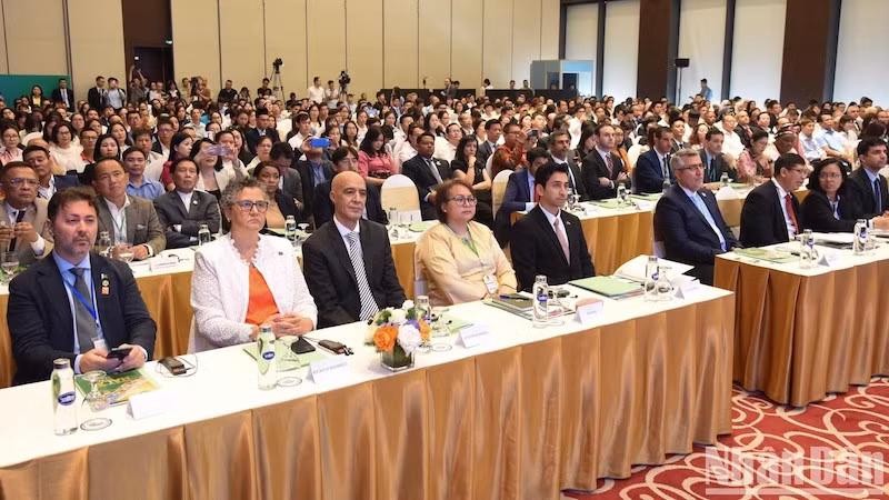 Участники конференции. Фото: Чан Хай