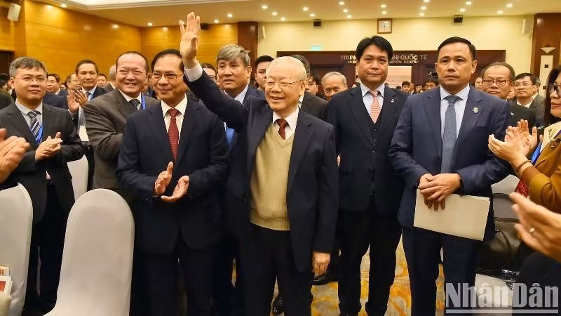 Генеральный секретарь ЦК КПВ Нгуен Фу Чонг на открытии 32-й дипломатической конференции (19 декабря 2023 года).