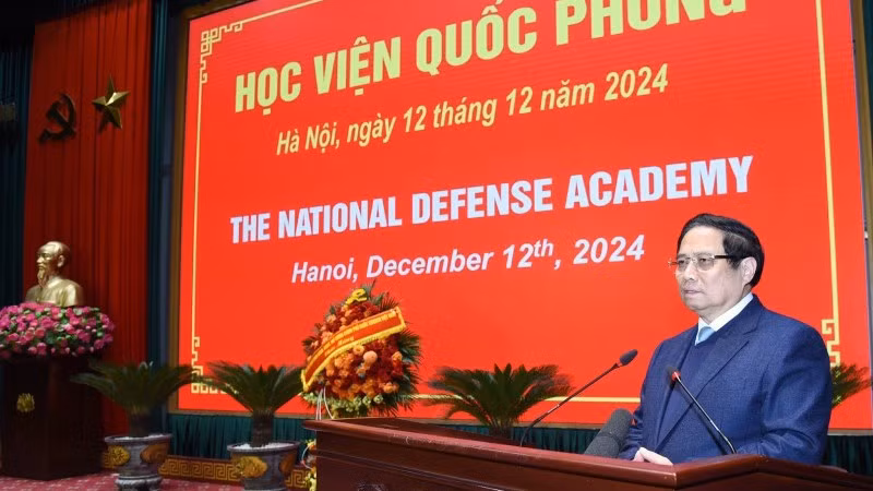 Премьер-министр Фам Минь Тьинь выступает с речью. Фото: Чан Хай