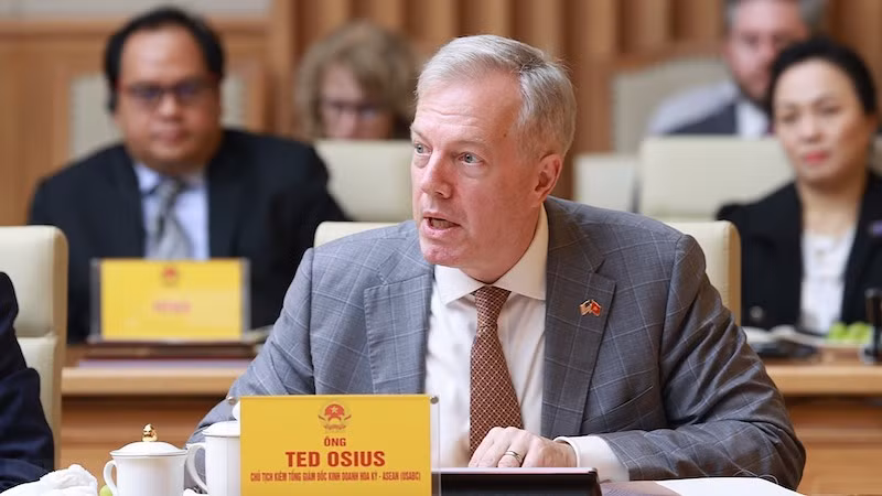 Председатель, Генеральный директор Делового совета США-АСЕАН (USABC), бывший Посол США во Вьетнаме Тед Осиус. Фото: ВИА