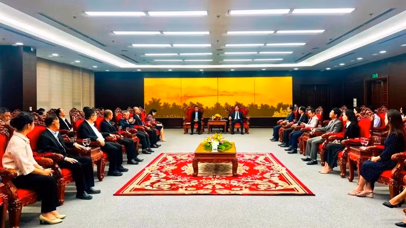 Общий вид приеме делегации провинции Убонратчатхани.