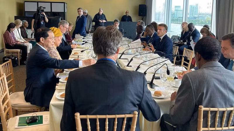 Рабочей встреча между лидерами стран по Консенсусу 4P. Фото: МИД Вьетнама Рабочей встреча между лидерами стран по Консенсусу 4P. Фото: МИД Вьетнама