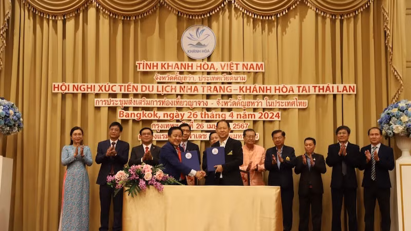 Был подписан меморандум о взаимопонимании по сотрудничеству в развитии туризма между Ассоциацией туризмом Нячанг-Кханьхоа и Ассоциацией туризма Таиланда. Фото: ВИА