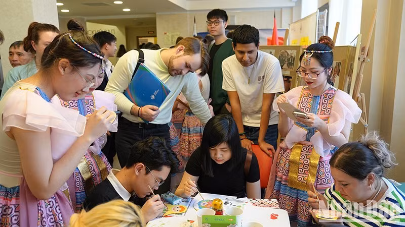Мероприятие привлекло участие большого количества студентов Вьетнама, России и других стран, обучающихся в Москве.