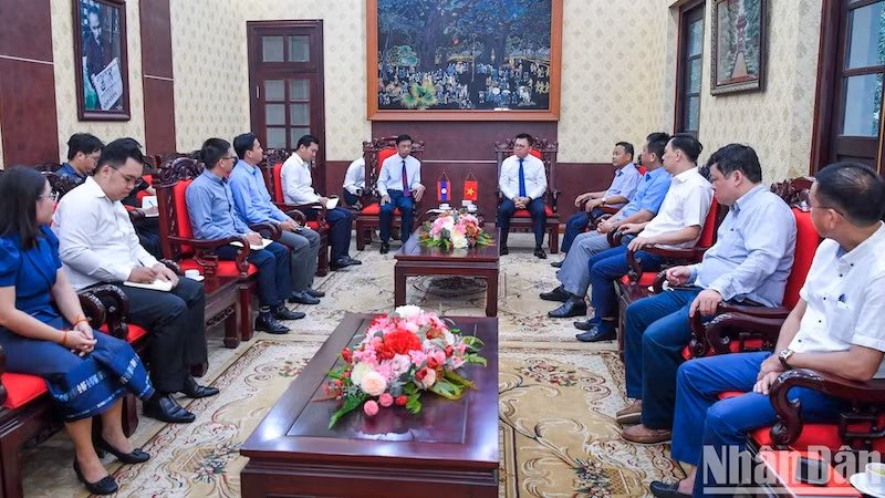 Общий вид рабочей встречи. Фото: Тхань Дат