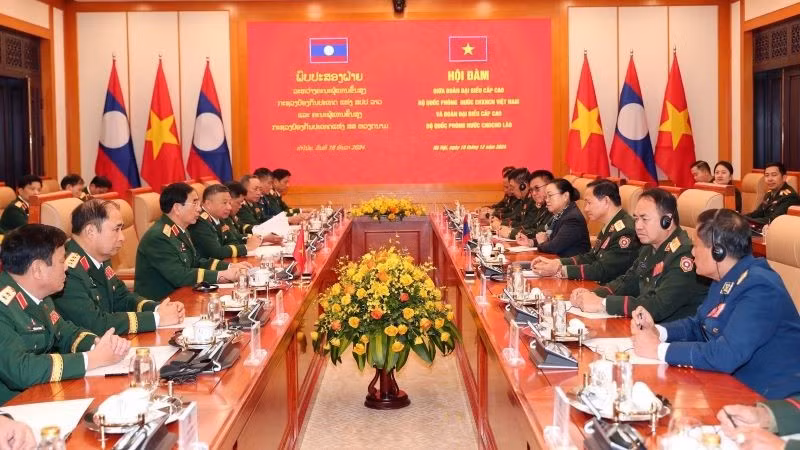 Обший вид переговоров.