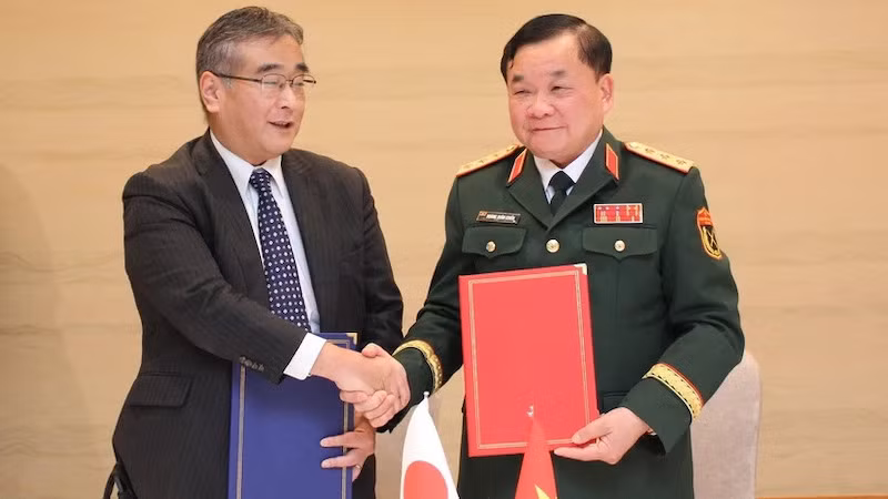 Замминистра обороны Вьетнама Хоанг Суан Тьиен и Замминистра обороны Японии Кано Кодзи. Фото: ВИА