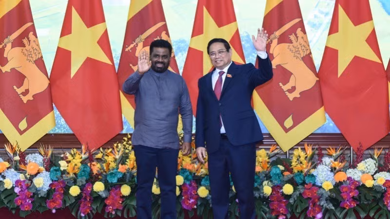 Премьер-министр Фам Минь Тьинь и Президент Шри-Ланки Анура Кумара Диссанаяке 