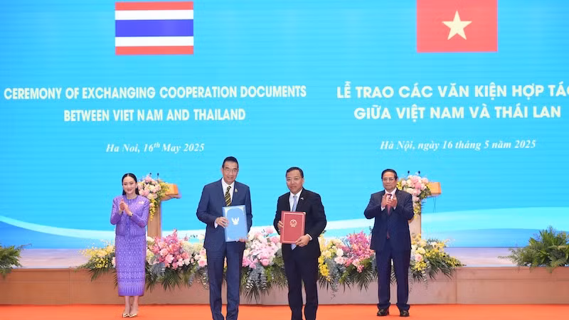 Церемония подписания документов о сотрудничестве. Фото: ВИА