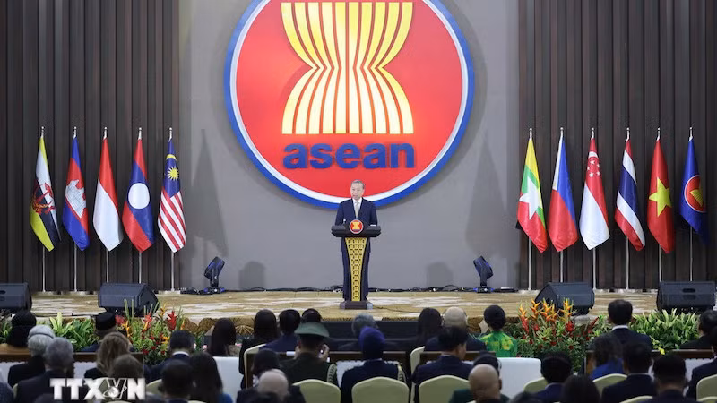 Генеральный секретарь ЦК КПВ То Лам выступает на церемонии. Фото: ВИА