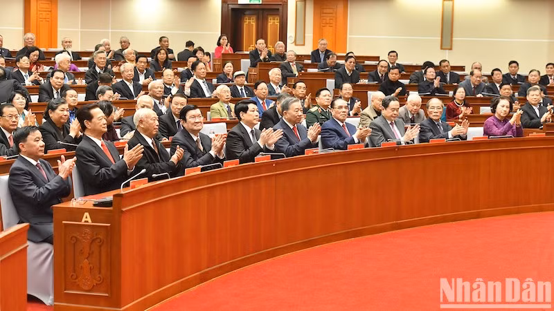 Действующие и бывшие руководители Партии и Государства на встрече. Действующие и бывшие руководители Партии и Государства на встрече.