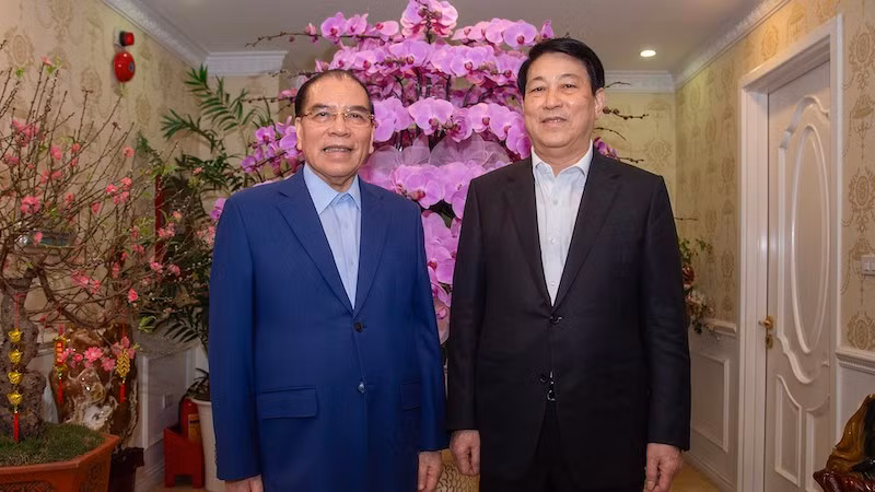 Президент Лыонг Кыонг и бвыший Генеральный секретарь ЦК КПВ Нонг Дык Мань. Фото: Тхюи Нгуен Президент Лыонг Кыонг и бвыший Генеральный секретарь ЦК КПВ Нонг Дык Мань. Фото: Тхюи Нгуен