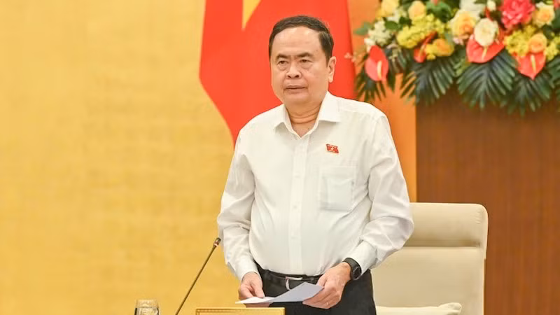 Председатель НС Чан Тхань Ман выступает на заседании. Фото: Зюи Линь