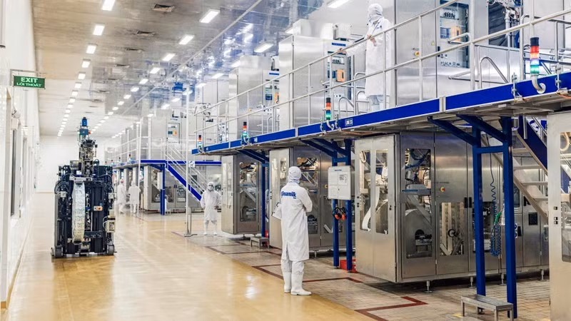 Производственная линия на молочном заводе Vinamilk. Фото: Хоанг Шон