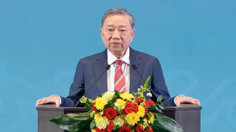 Генеральный секретарь ЦК КПВ То Лам выступает на встрече. Фото: ВИА