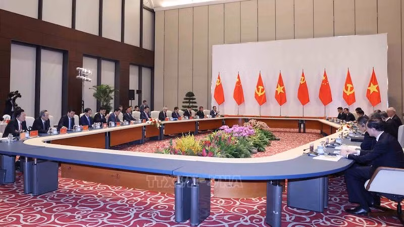 Общий вид переговоров. Фото: ВИА