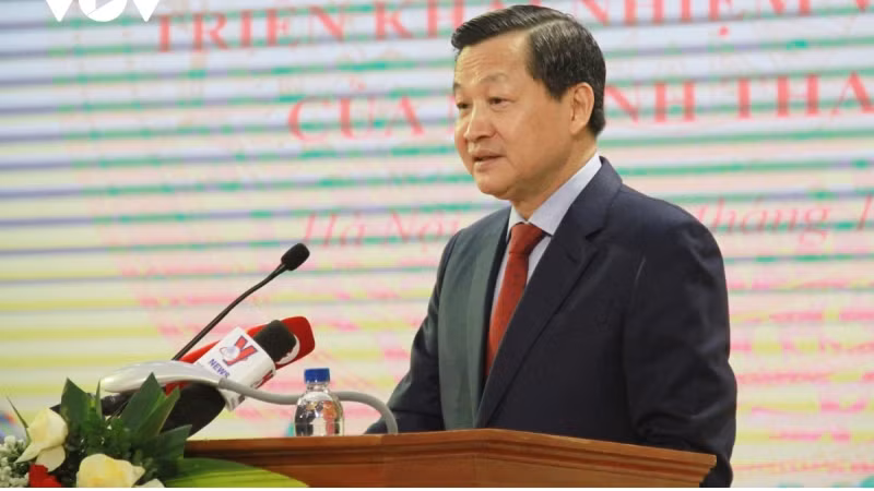 Вице-премьер Ле Минь Кхай выступает с речью. Фото: vov.vn