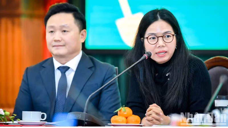 Заместитель генерального директора компании «Coteccons» Нгуен Чинь Тхюи Чанг ответила на вопросы прессы.