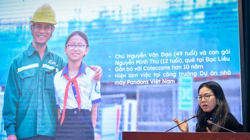 Заместитель генерального директора компании «Coteccons» Нгуен Чинь Тхюи Чанг выступила на церемонии.