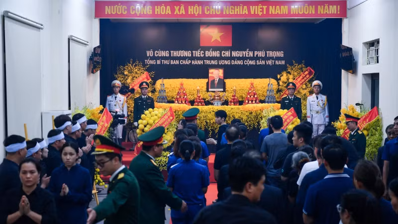 Церемония прощания с Генеральным секретарем ЦК КПВ Нгуен Фу Чонгом.