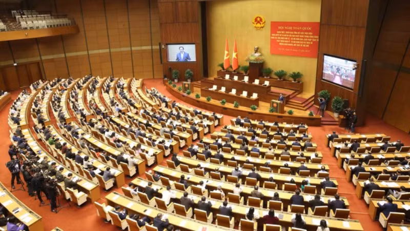 Политбюро и Секретариат ЦК КПВ проводят всенациональную конференцию по рассмотрению хода выполнения Резолюции №18-NQ/TW ЦК КПВ XII созыва.