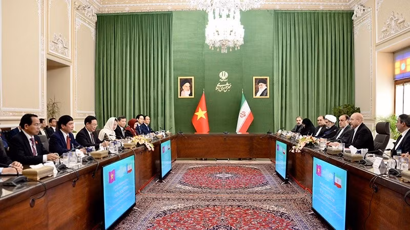 Общий вид переговоров. Фото: ВИА