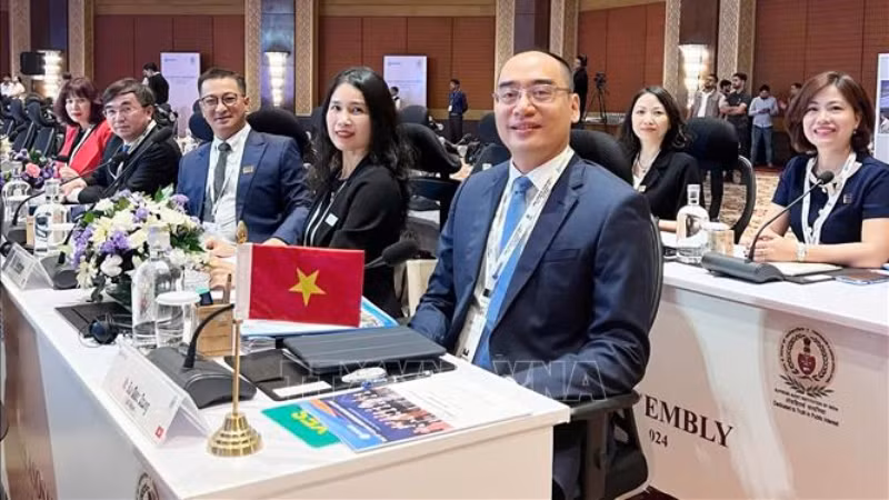 Делегация Государственного аудита Вьетнама на заседании. Фото: ВИА