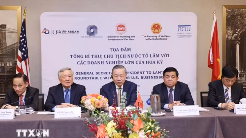 Генеральный секретарь ЦК КПВ, Президент То Лам выступает с речью. Фото: ВИА