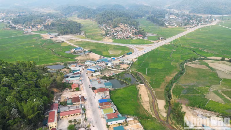 Одним из уникальных мест общественного туризма в Мыонгфанге является селение культурного туризма Тьекан.