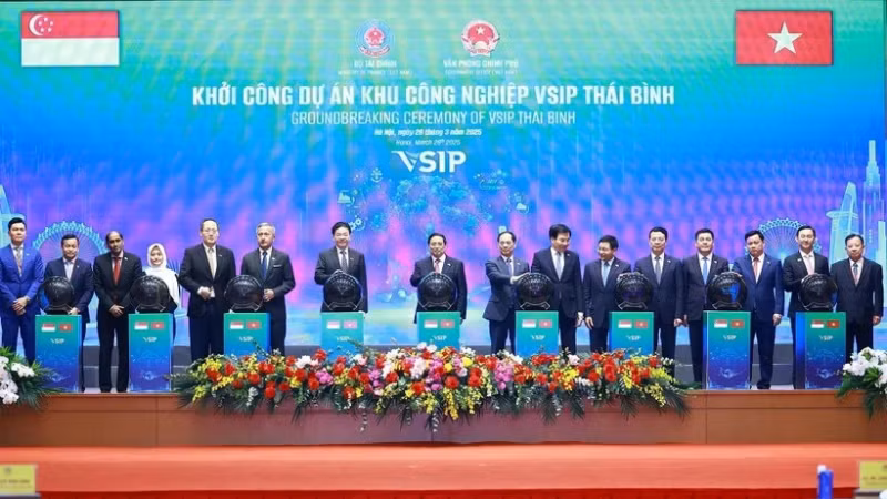 Церемония закладки фундамента. 