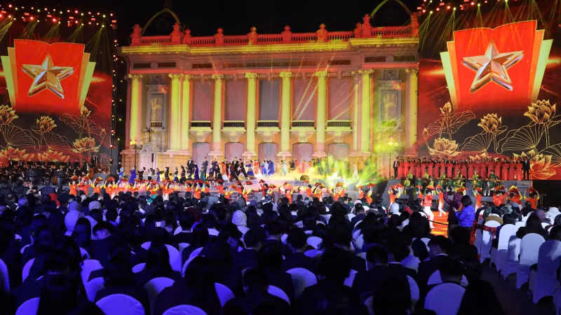 Художественный номер на программе. Фото: Зюи Линь 