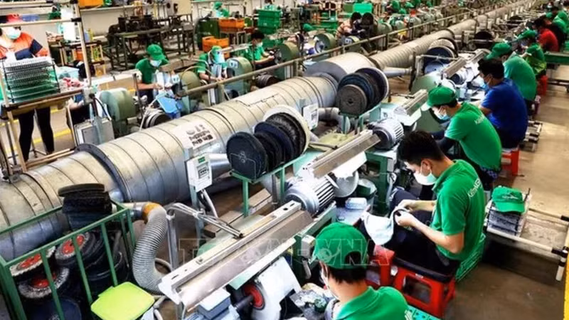 Экспорт промышленных товаров продолжает восстанавливаться.